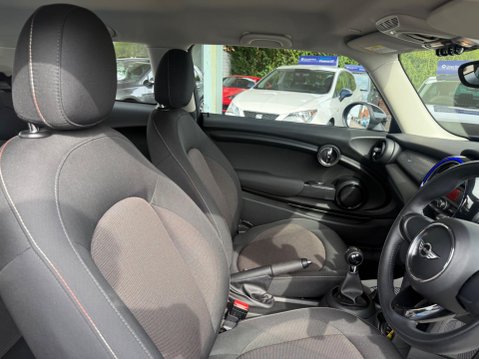 Mini Hatch 1.5 Cooper Euro 6 (s/s) 3dr 22