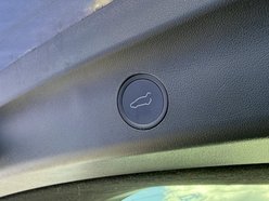 Tesla Model Y (Dual Motor) Long Range SUV 5dr Electric Auto 4WDE (384 bhp) 24