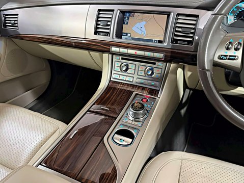 Jaguar XF V6 PORTFOLIO 16