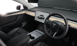Tesla Model Y RWD One Owner GROK AI Adaptive LEDs Heated Steering Wheel and Seats VAT Q 2