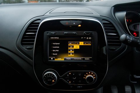 Renault Captur ICONIC TCE 28