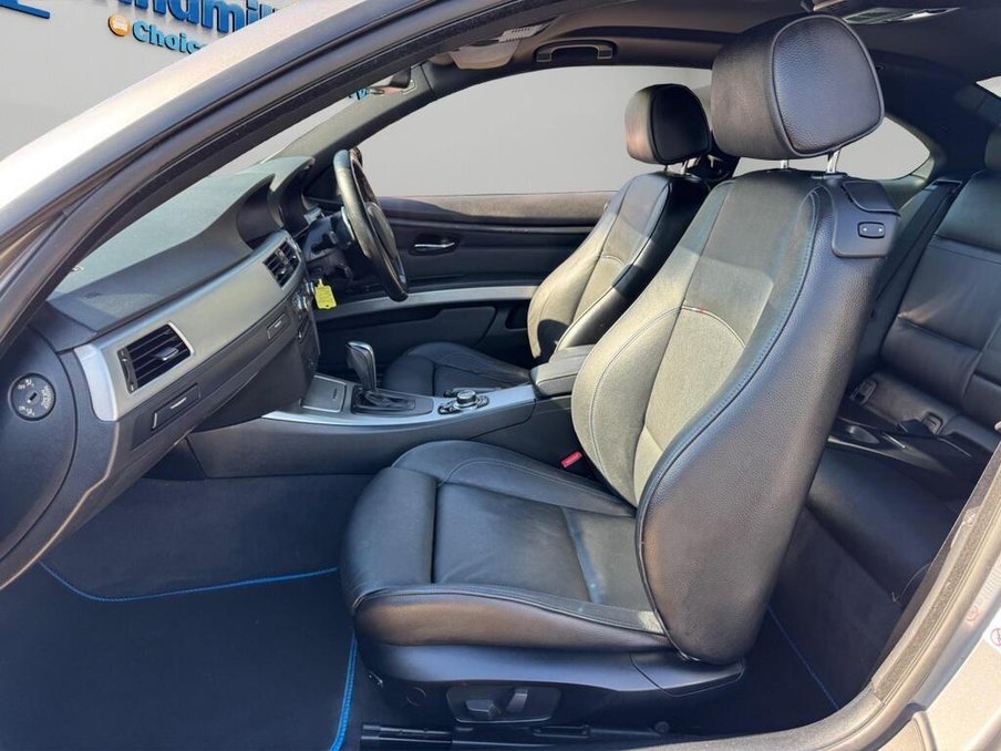 2012 BMW 3 Series — image 39