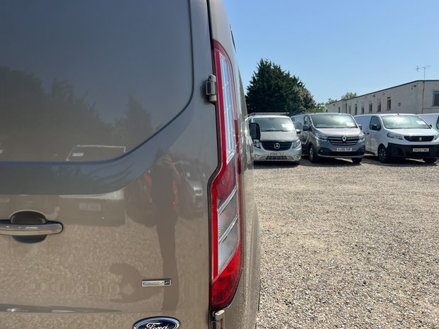 Ford Transit Custom SWB L1H1 (SOLD) Low Roof Limited 280 Air Con Alloys Sensors EURO 6 NO VAT 23