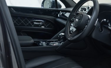 Bentley Bentayga V8 First Edition 13