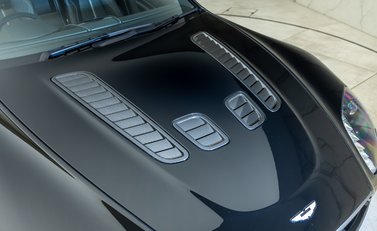 Aston Martin V12 Vantage S Roadster 39