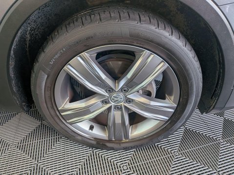 Volkswagen Tiguan Allspace 2.0 TDI SEL DSG Euro 6 (s/s) 5dr 32