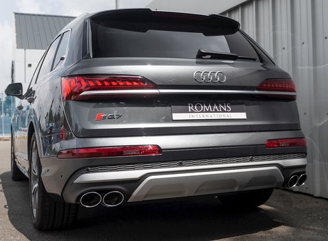 Audi SQ7 29