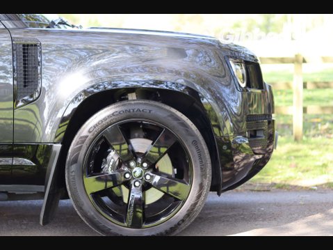Land Rover Defender 5.0 Defender V8 Auto 4WD 5dr 37