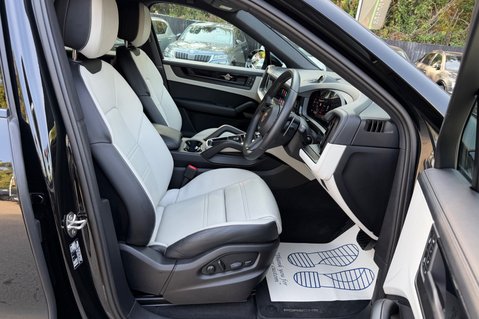 Porsche Cayenne V6 E-HYBRID BLACK EDITION -MATRIX LEDS -360 CAMS -WHITE LEATHER INTERIOR 15