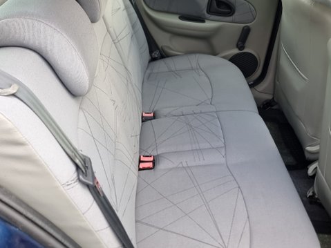 Renault Clio EXPRESSION 16V 24