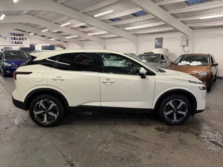 Nissan Qashqai 1.3 DIG-T MHEV N-Connecta XTRON Euro 6 (s/s) 5dr 7