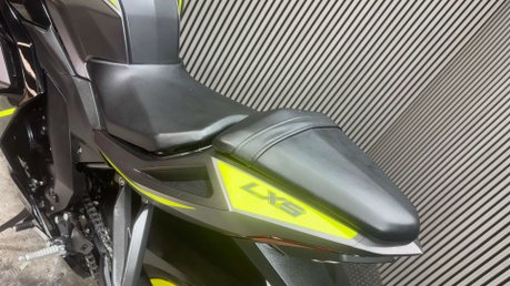 Lexmoto LXS 2023 ONLY 1K NEW MOT 125CC SPORTS BIKE LEARNER 24