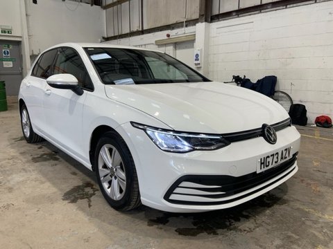 Volkswagen Golf LIFE ETSI DSG 3