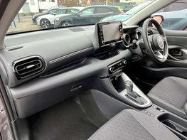 Toyota Yaris 1.5 Yaris Design HEV CVT 5dr 17