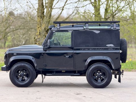 Land Rover Defender 2.2 Defender 90 XS Hard Top TD 4WD 16