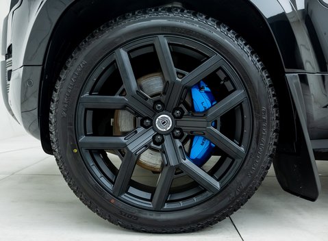 Land Rover Defender 90 V8 P525 Urban 24