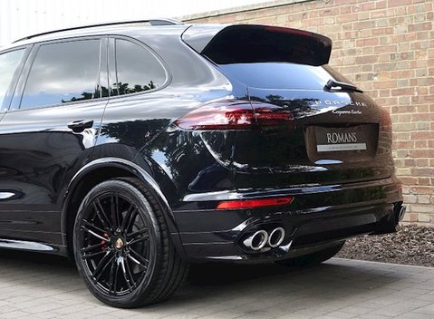 Porsche Cayenne Turbo 2