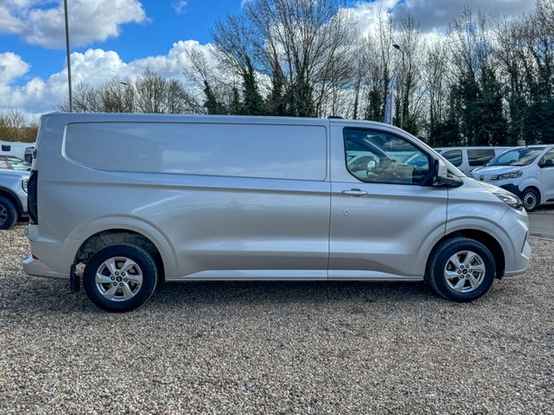 Ford Transit Custom LWB L2H1 Low Roof Limited 320 Air Con Alloys Camera Sensors EURO 6 5