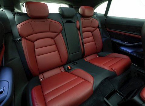 Porsche Taycan Turbo S Cross Turismo 13