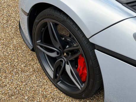 McLaren 570S SPIDER 39