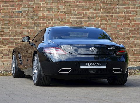 Mercedes-Benz SLS AMG 11