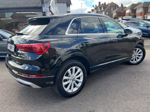 Audi Q3 TFSI SPORT 2