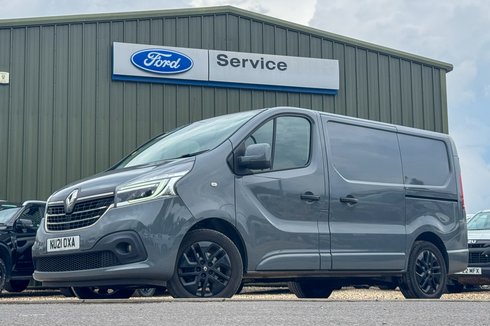 Renault Trafic SWB L1H1 Low Roof SL28 Black Edition Air Con Alloys Sensors Cam EURO 6
