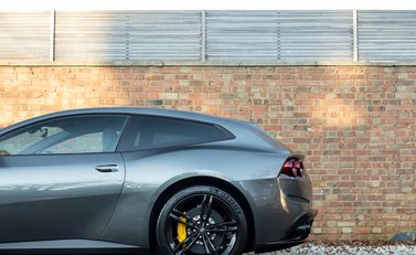 Ferrari GTC4 Lusso 29