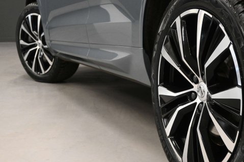 Volvo XC60 2.0 XC60 + B5 MHEV AWD Auto 4WD 5dr 15