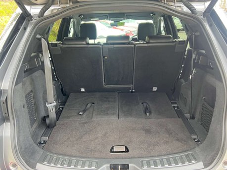 Land Rover Discovery Sport 2.0 Discovery Sport R-Dynamic HSE Auto 4WD 5dr 48