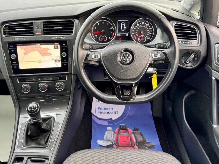 2017 Volkswagen Golf — image 2