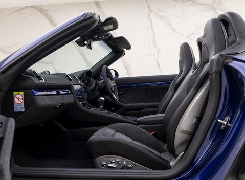 Porsche 718 Boxster Spyder 15