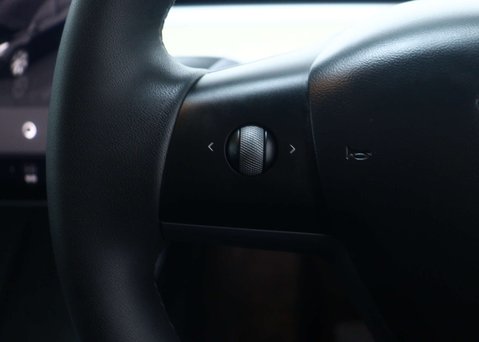 Tesla Model Y Model Y Long Range AWD 4WD 5dr 32