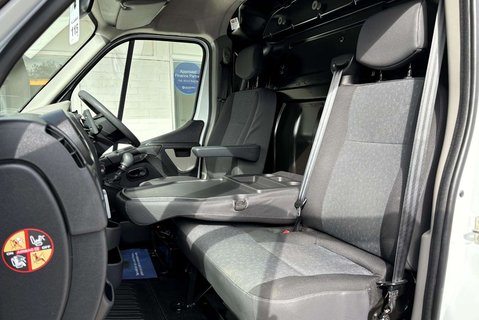 Vauxhall Movano L2H2 130 ps F3500 Mobile Workshop Van - Air Con 3