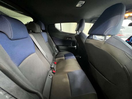 Toyota C-HR 1.8 C-HR-Dynamic HEV CVT 5dr 13