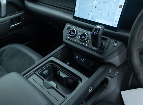 Land Rover Defender 110 V8 CARPATHIAN EDITION URBAN 21