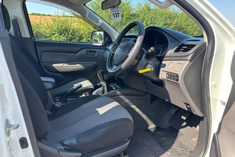 Mitsubishi L200 DI-D 4WD 4Life Single Cab Pickup - Air Con 14