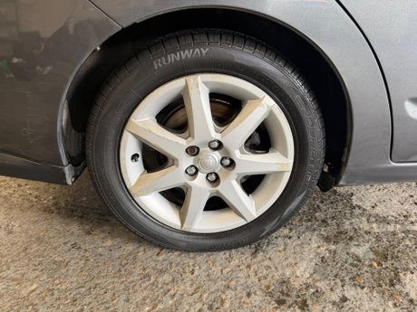 Toyota Prius 1.5 T Spirit CVT 5dr 20