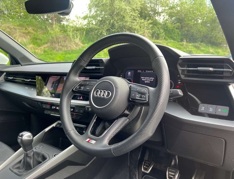 Audi A3 1.5 A3 Sportback 35 TFSI S Line 5dr 15