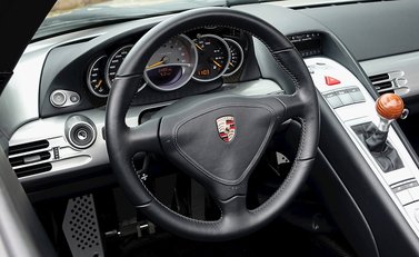 Porsche Carrera GT 23