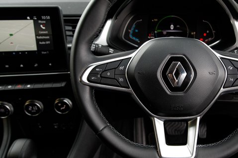 Renault Captur TECHNO E-TECH 18