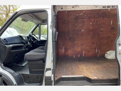 Iveco Daily 2.3D HPI 14V Business 35S 3520 Panel Van 5dr Diesel HiMatic MWB H2 Euro 6 ( 44