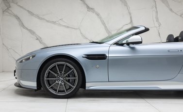 Aston Martin V12 Vantage S ROADSTER 58