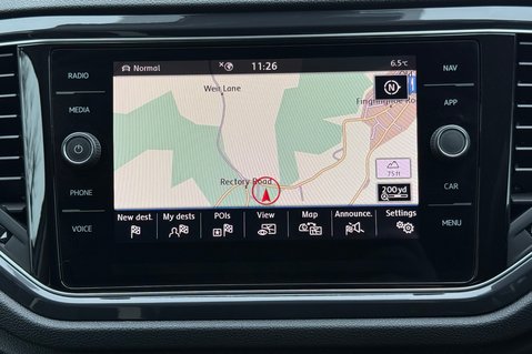 Volkswagen T-Roc SEL TSI EVO DSG -WHITE SILVER -PAN ROOF -CAMERA -WINTER PACK  51