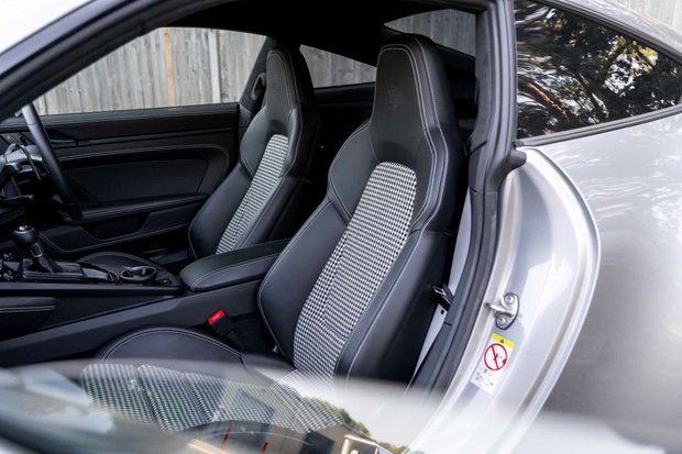 Porsche 911 GT3 TOURING. S/T SUSPENSION UPGRADE. AKRAPOVIC EXHAUST. HOUNDSTOOTH. FULL PPF. 2
