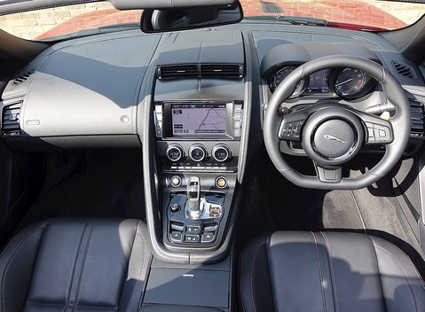 Jaguar F-Type V6 S Convertible 28