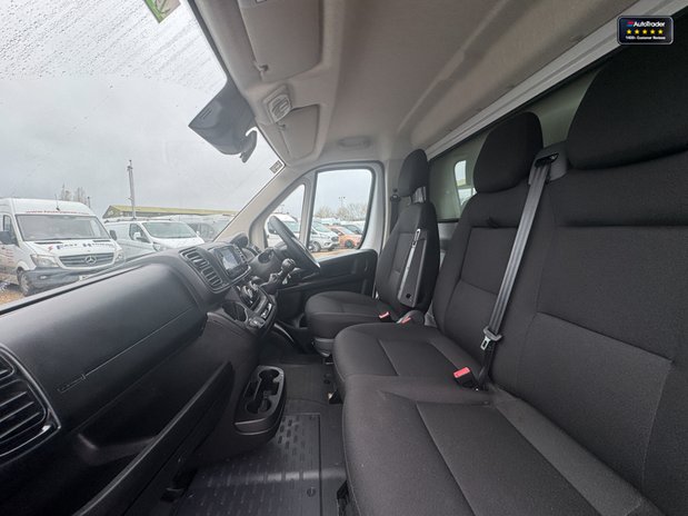 Citroen Relay Luton LWB L3 Enterprise Tail Lift 35 EURO 6 SELECT 14