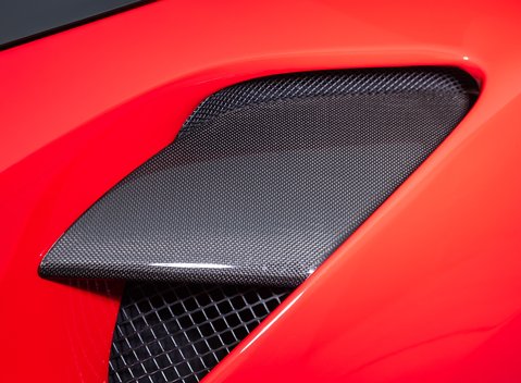 Ferrari 488 SPIDER 38