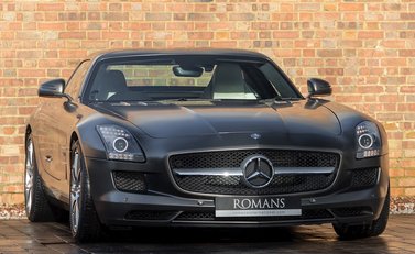 Mercedes-Benz SLS AMG 1