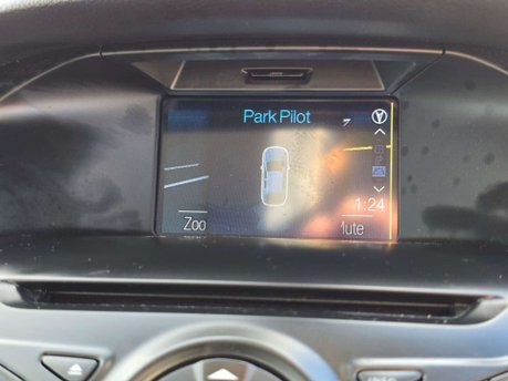 Ford Focus 1.6 Zetec Navigator Hatchback 5dr Petrol Powershift Euro 5 (125 ps) 34